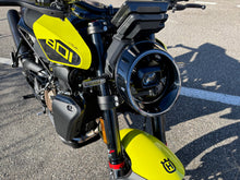 Load image into Gallery viewer, Husqvarna 801 Vitpilen 2025